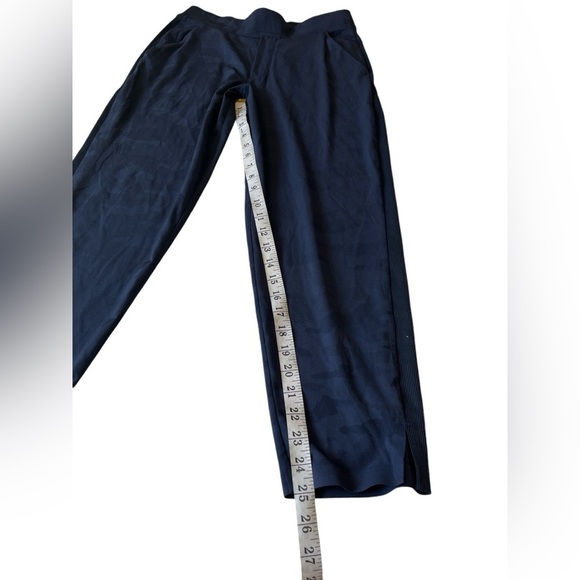 Athleta BROOKLYN ANKLE CAMO PANT size 6/P Navy - Picture 9 of 13
